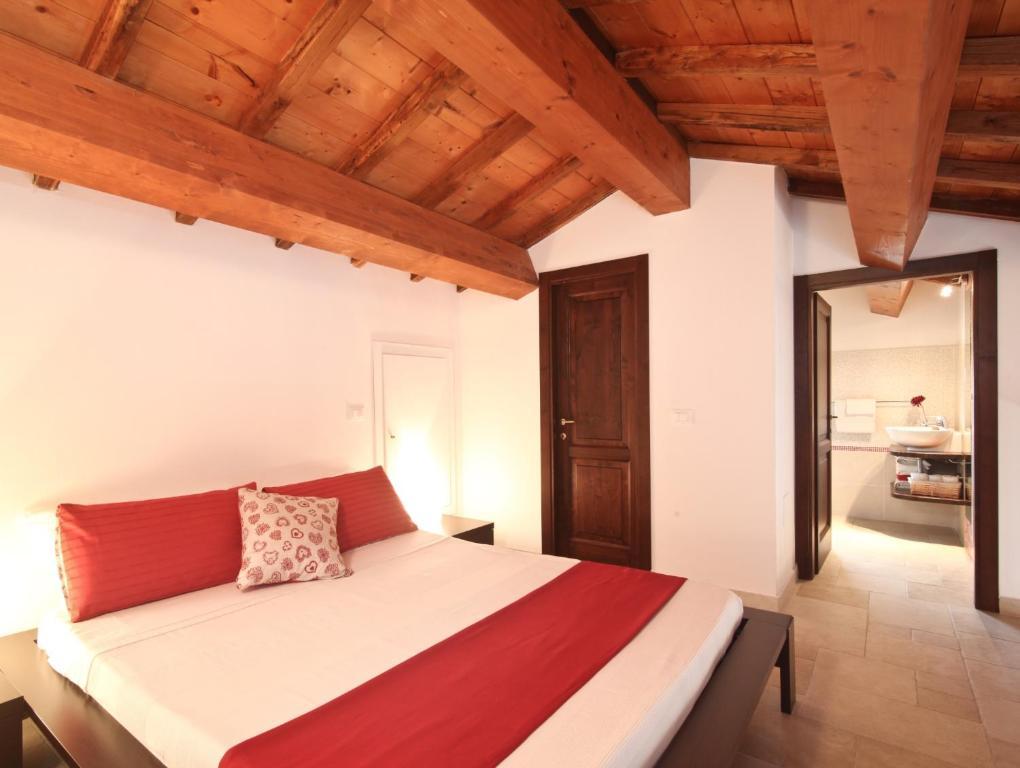 Agriturismo Il Vecchio Mandorlo Перуджа Экстерьер фото